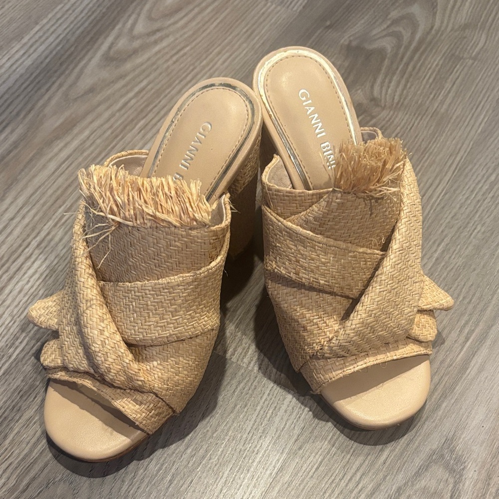 Gianni Bini Beige Woven Mules Size 5.5
